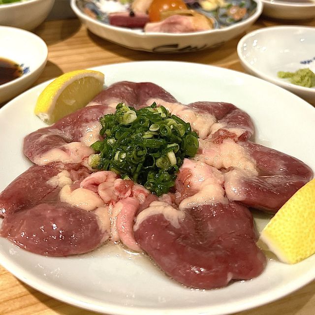 【大阪・福島】芸能人もお忍びで訪れる地鶏焼き店