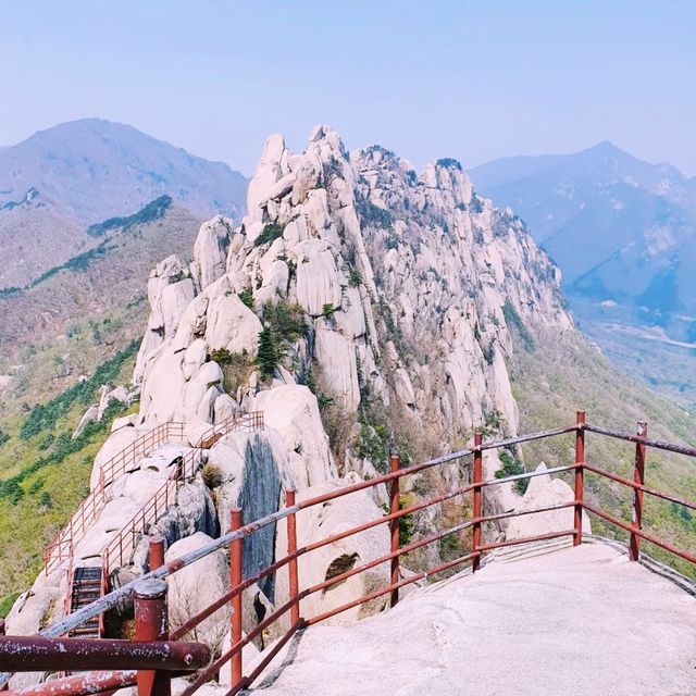 🏞️ 심금을 울리는 장언한 자연의 풍경, 설악산 울산바위 