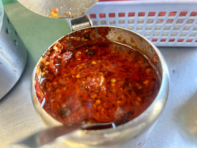 南機場夜市美食推薦｜曉迪筒仔米糕，中午就人潮滿滿了