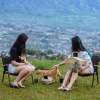 "From City Life to Mountain Retreat: Unpluggi