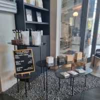 This Industrial Cafe Must Visit Lah! ☕️