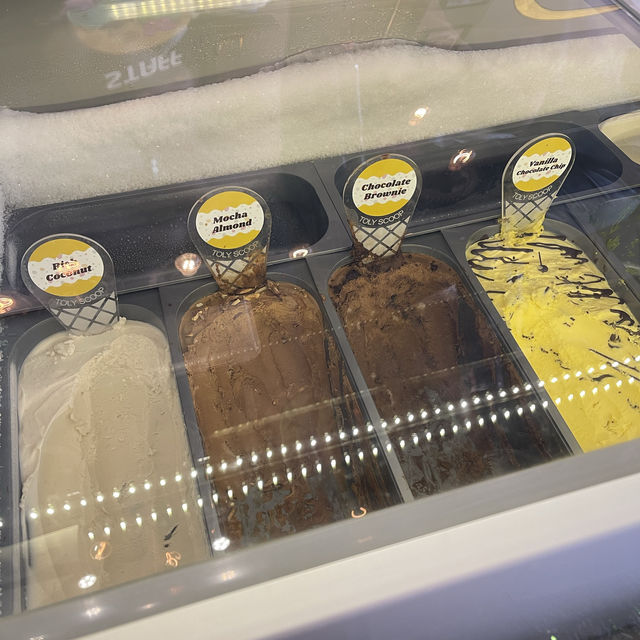 Toly Scoop Ice Cream&Cafe | กินติม