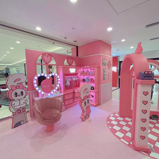 Esther Bunny兔年商場裝飾