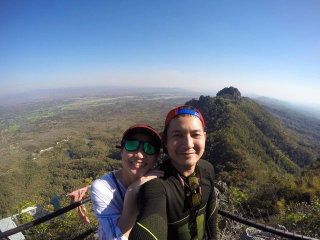 วัดพระบาทปู่ผาแดง ลำปาง