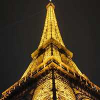 璀璨晚上的巴黎 巴黎鐵塔
