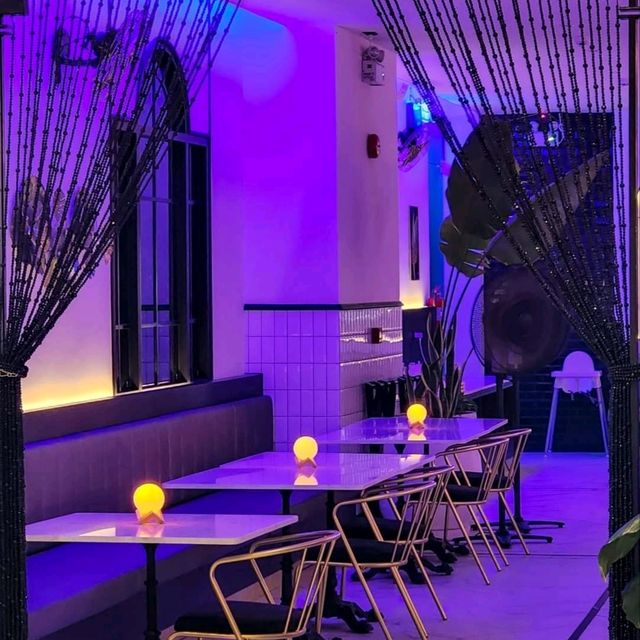 ลากแฟนไปนอนโรงแรมที่สวยมากๆในPhoket.Oldtown