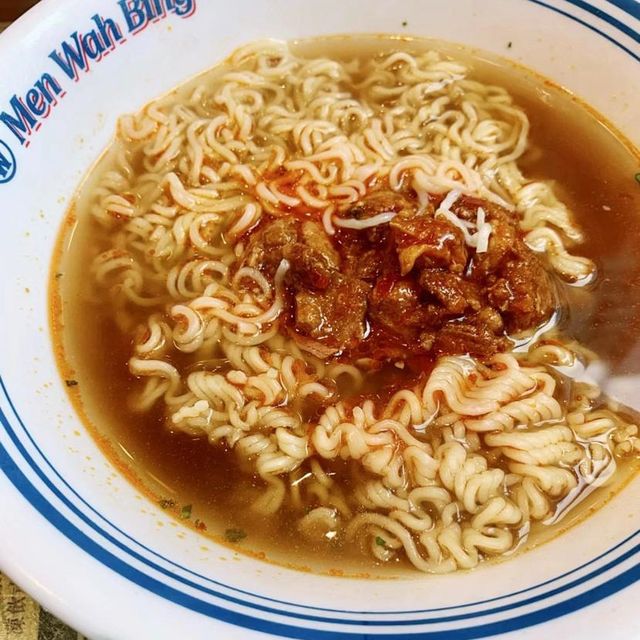 🍲地道香港早餐 | 奶茶沙嗲牛麵😋