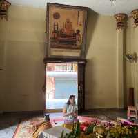 กราบสักการะ รูปหล่อ หลวงพ่อเกิด พระเกจิดัง นครนายก