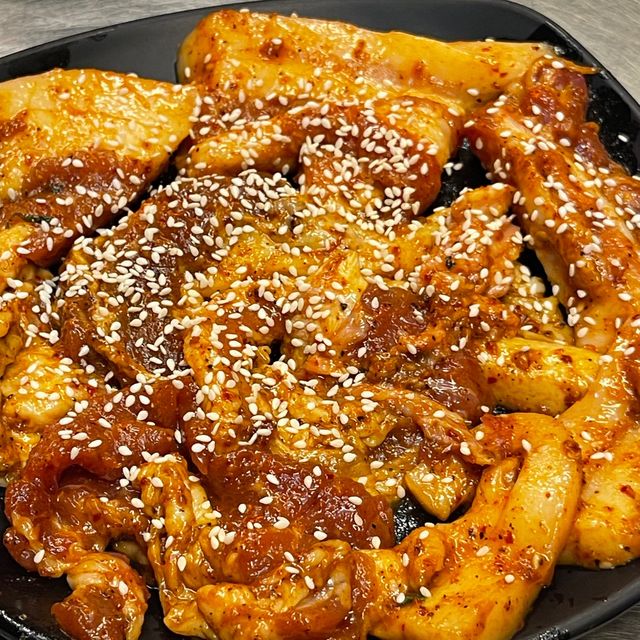 ร้านปิ้งย่าง Nhà Hàng Gia Bảo - Nướng Ngói