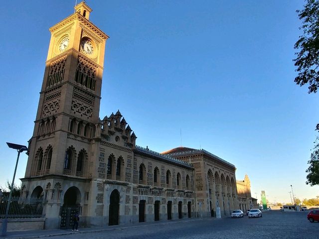 【西班牙】Estacion de tren Toledo新穆德哈爾風格車站，古老售票亭充滿中世紀氣息