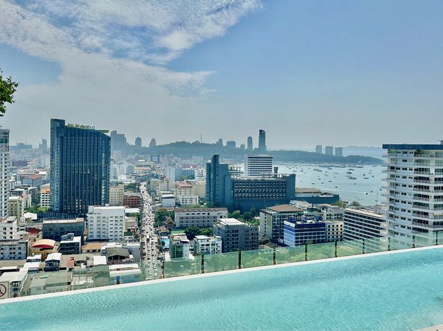 Somerset Pattaya ที่พักสวยมีสวนน้ำสำหรับเด็กๆ