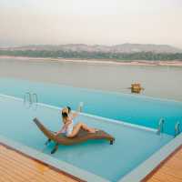 โรงแรมริมน้ำโขงในเชียงคาน 