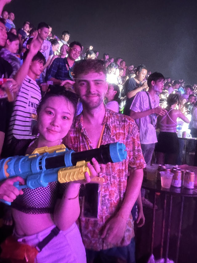 Songkran is the best way to meet new people! 