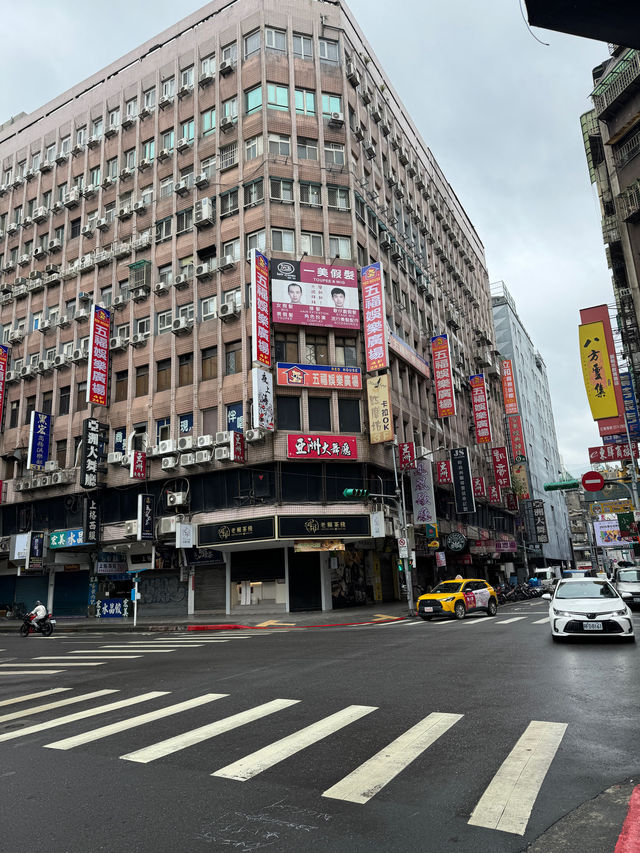 โรงแรมย่าน Ximenting Taipei 🐬 Papa Whale Hotel