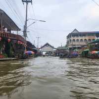 floating market in bkk