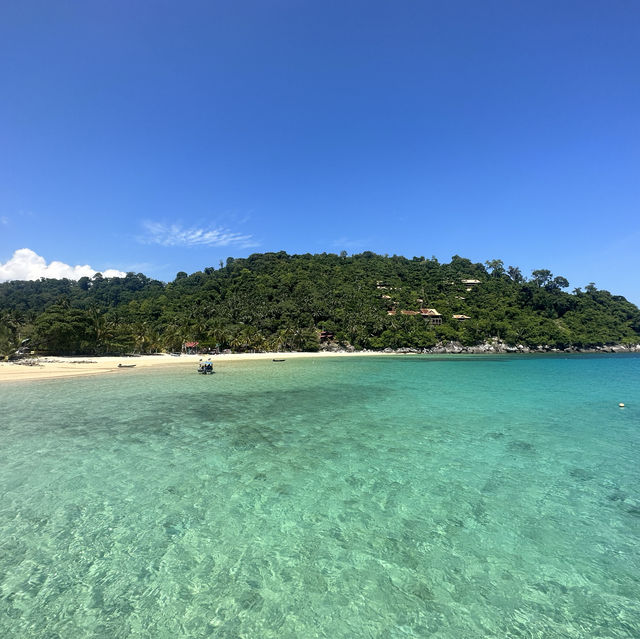 Magnificent sunsets, azure blue waters and amazing sea life