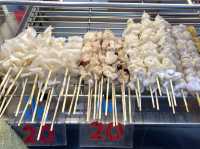 นายปาดหมึกย่างหมวกแดง ร้านเก่าแก่เมืองปากน้ำ