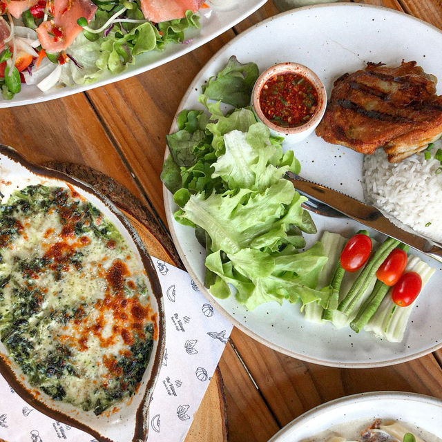 FARM TO CAFE | คาเฟ่สุดชิลล์วิวภูเขา