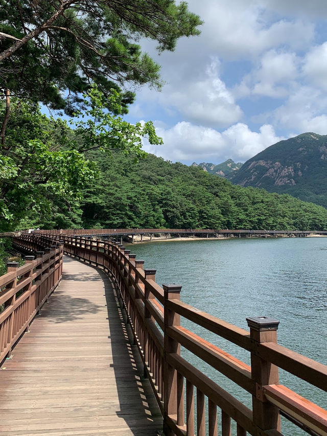 Sanjung Lake 