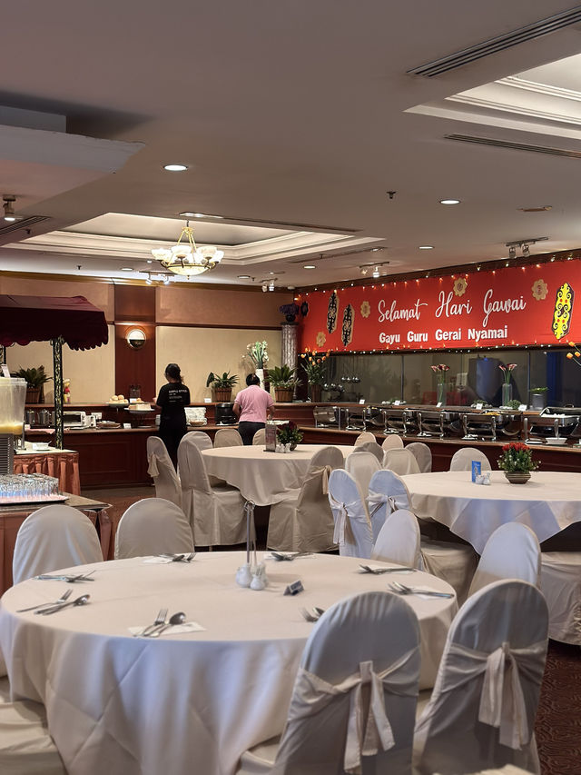 Dynasty Hotel; Old But Gold
