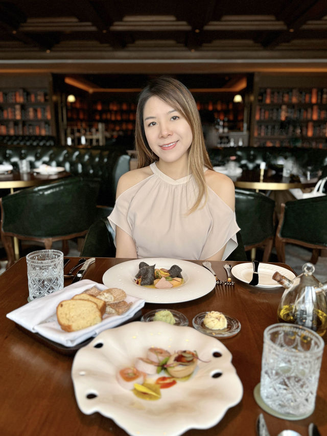 華麗”圖書館”中享用Fine Dining