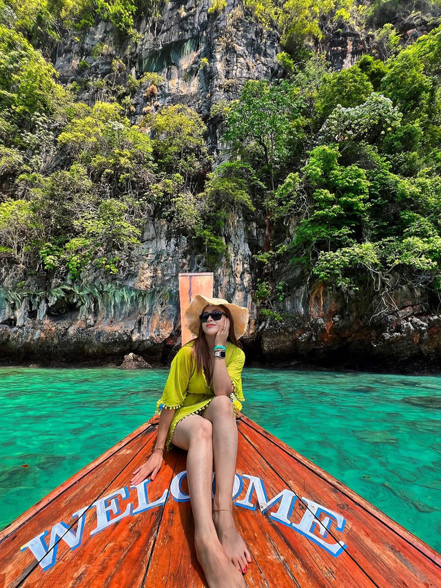  #phi-phi island