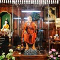 วัดจามเทวี สักการะสุวรรณจังโกฎเจดีย์  