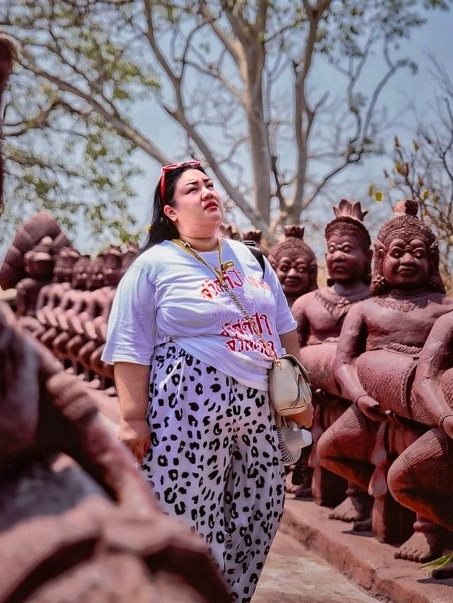 unseen ลพบุรี เดินขึ้น ปราสาท รวมรอยพระพุทธบาท 