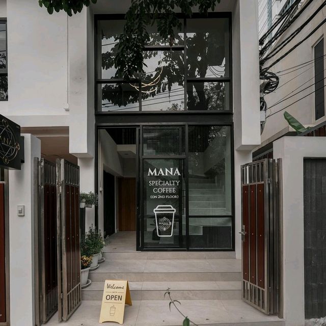 MANA Specialty Coffee  ถนนพระราม 6