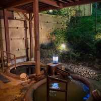 「二丸溫泉宿坊」：和風料理，自然景緻