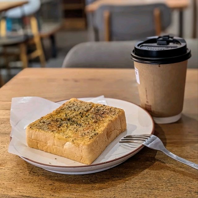 台南-安平豪宅大樓的人氣早午餐：波哥茶飲