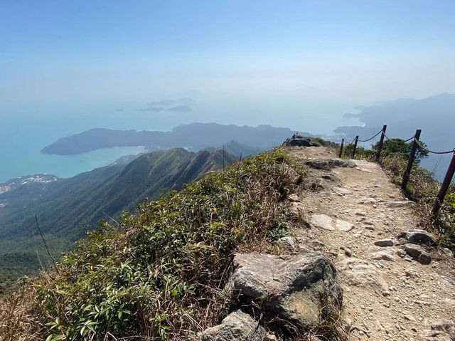 【香港】挑戰與美景並存！徒步鳳凰山，俯瞰大佛，機場和城市。適合任何時間和場景