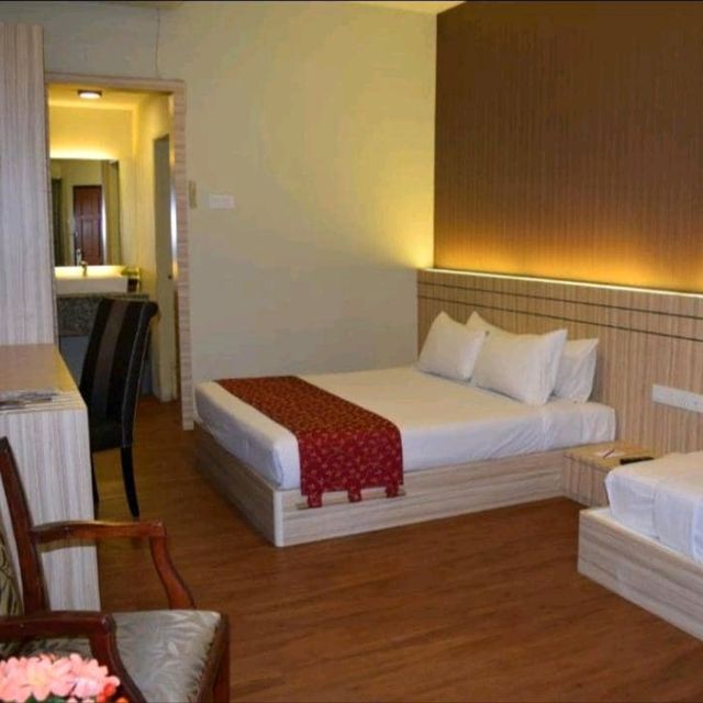 BUKIT MERAH LAKETOWN RESORT HOTEL. 