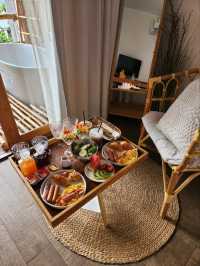 NAIA Resort Koh Larn ทะเล สระว่ายน้ำ บรรจบกัน