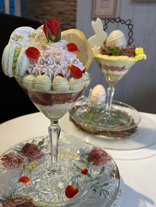 【北九州カフェ】非日常の素敵空間で美しいパフェはいかが？✨
