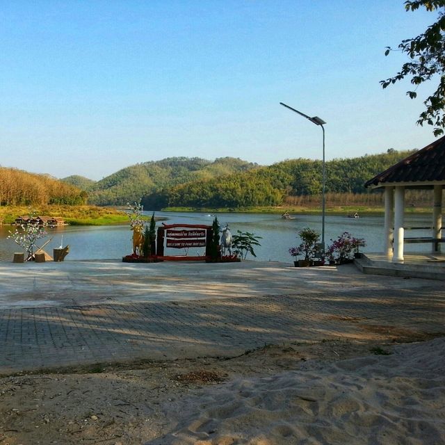 กิจกรรมล่องแพที่ห้วยกระทิง
