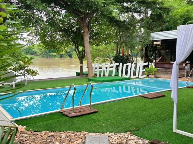 The Antique Riverside ริมน้ำ แม่กลอง ราชบุรี 