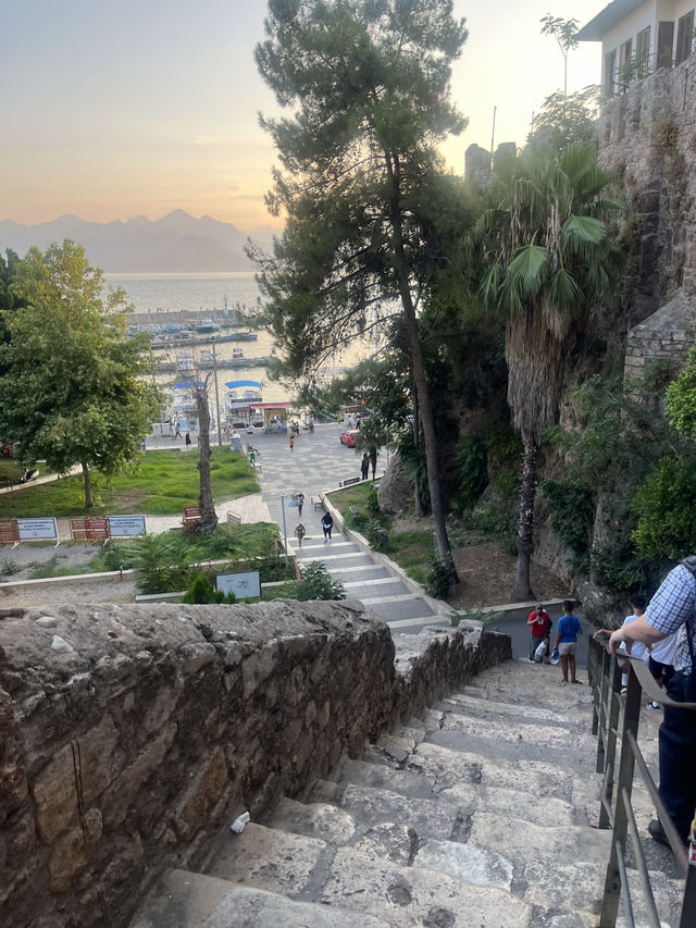最舒服的安塔利亞老城海濱港口：卡萊奇🇹🇷🌊🌅