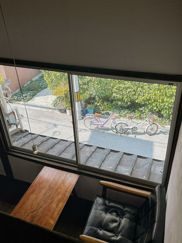 오사카 10년차 최애 북카페📚 <awaiya books>