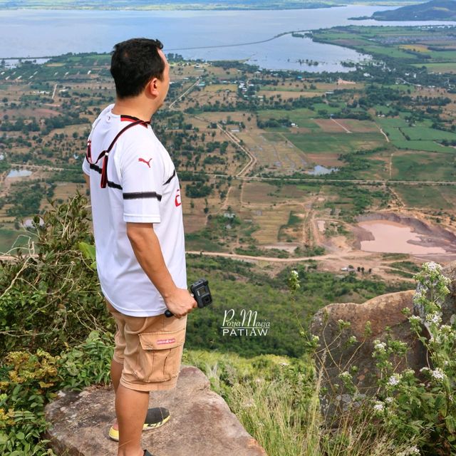 เขาพระยาเดินธง สุดยอดจุดชมวิวสวยจังหวัดลพบุรี