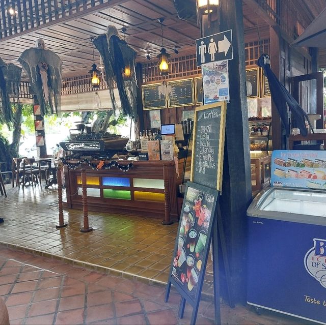 ร้านอาหารลมเย็น