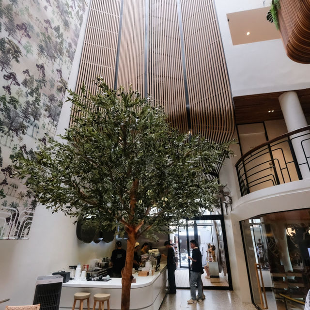 Bite & Bond Cafe เสาชิงช้า: คาเฟ่สุดชิคในย่านเก่า