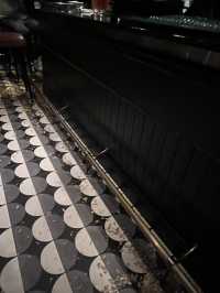 Long bar Raffles Hotel Singapore
