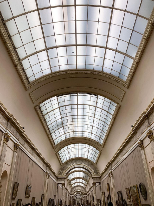 Louvre Museum สัมผัสศิลปะและประวัติศาสตร์ระดับโลก