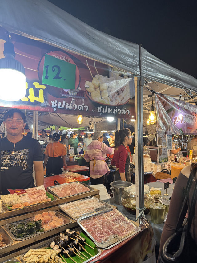 เดินเล่นชิลๆ ที่ ตลาดนัด มศว องครักษ์ 