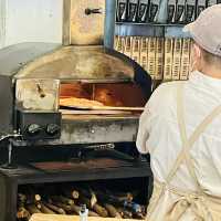 LONG PIZZA สะหวันนะเขต,ลาว