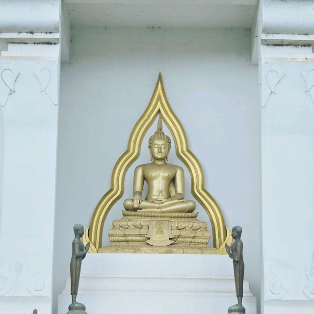 พระบรมธาตุเจดีย์กาญจนาภิเษก