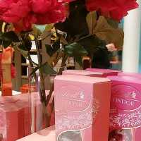 Sweet Indulgence: Unveiling the Magic of Lindt Chocolate in Zurich