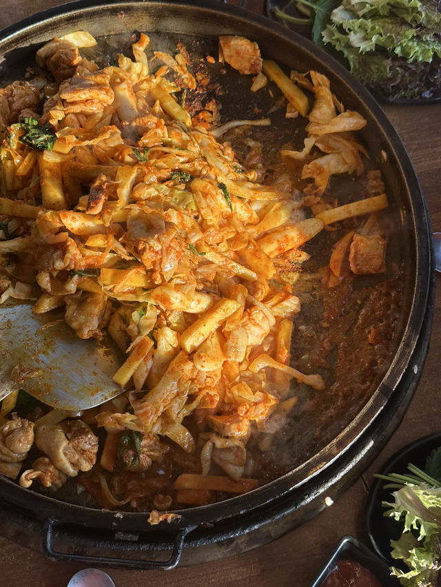 ❄️ 겨울철 별미 ❤️ 춘천의 따끈한 닭갈비 맛집투어 여행지 추천