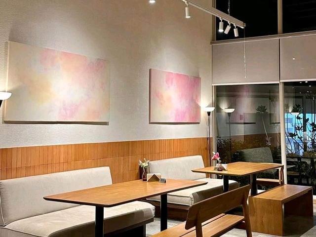 CHARN Cafe & Bistro